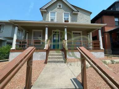 Main picture of 511 W 12th St