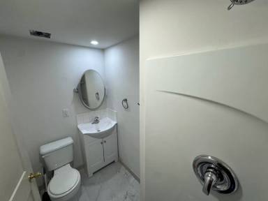 Main picture of 233 Willowdale Rd