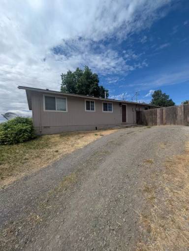 Main picture of 3839 Anderson Ave
