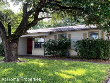 Main picture of 404 Live Oak St