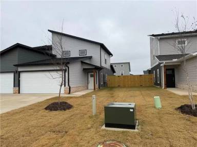 Main picture of 1608 SW Poigai Way