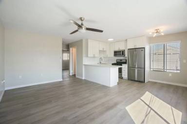Main picture of 4624 Oregon St