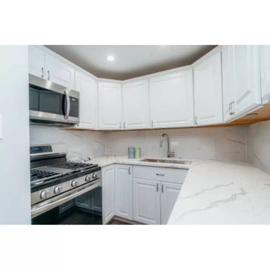 Main picture of 1421 N Dearborn St