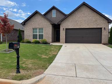 Main picture of 12933 Juniors Dr