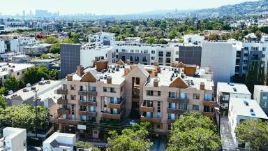 Main picture of 1229 N Sycamore Ave Apartments