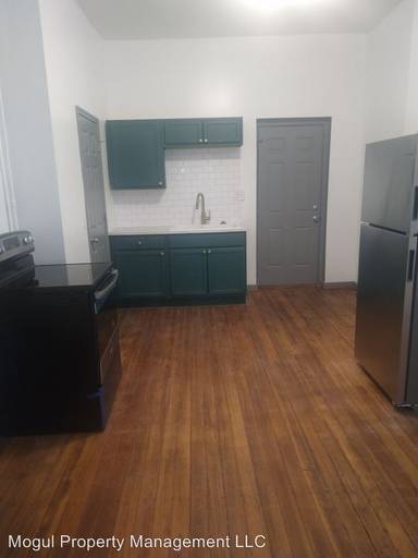 Main picture of 3322 Iowa Ave