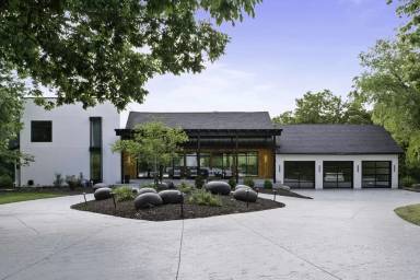 Main picture of 14420 Mission Rd