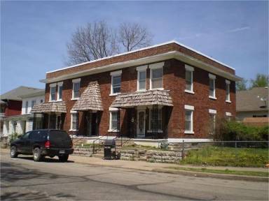 Main picture of 910 W 3rd St