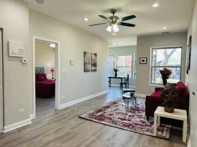 Main picture of 7433 S Paxton Ave