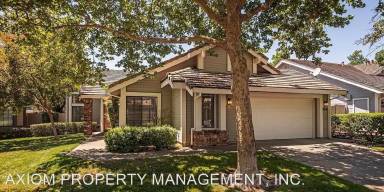 Main picture of 404 Halliford Ct