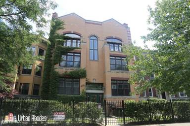 Main picture of 4101 N Kenmore Ave