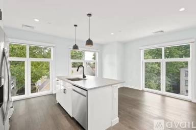 Main picture of 54 Auburn St