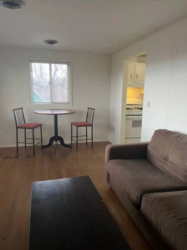 Main picture of 112 Lake St