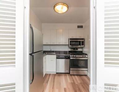 Main picture of 1350-60 Lake Shore Drive Apartments