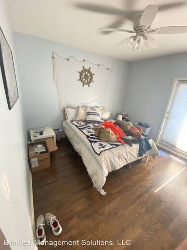 Main picture of 1624 N Bell