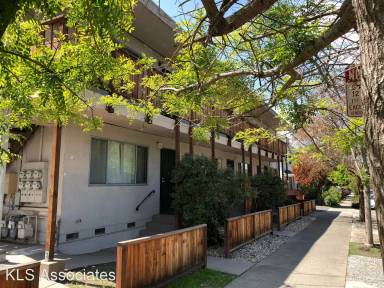 Main picture of 1642 Harmon St