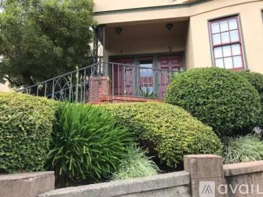 Main picture of 5228 Broadway Ter