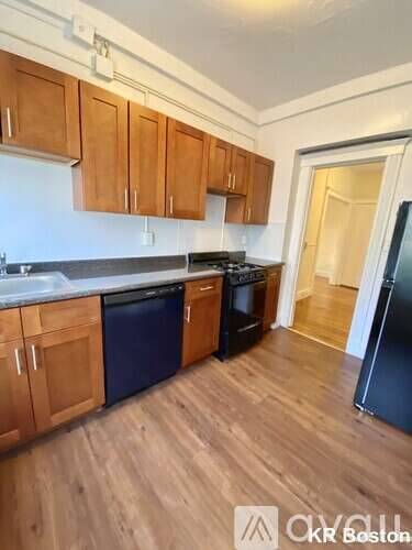 Main picture of 1820 Commonwealth Ave