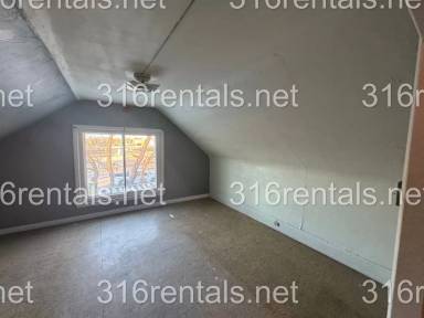 Main picture of 313 W 1st St