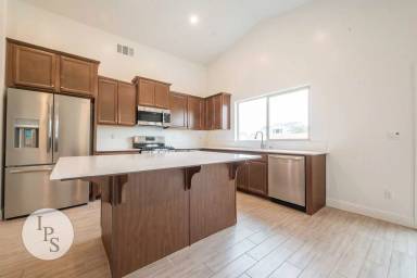 Main picture of 352 N Millard Ave