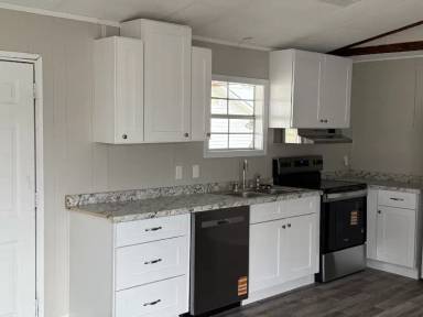 Main picture of 80 Redwood Ln
