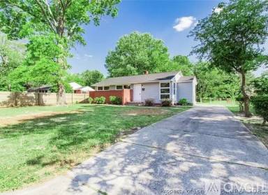 Main picture of 3215 Friendly Rd