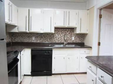 Main picture of 1615 Sharkey St