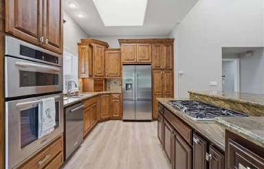 Main picture of 1782 Whitecliff Way