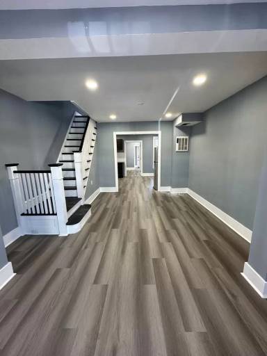 Main picture of 6542 Regent St