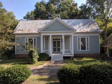Main picture of 212 Augusta Rd