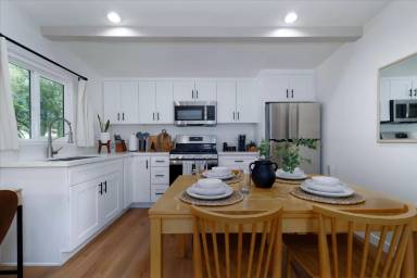 Main picture of 10828 Paso Robles Ave