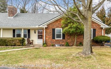 Main picture of 305 Lakeshore Dr