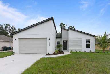 Main picture of 2664 Crittendon St