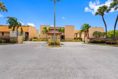 Main picture of Tampa Racquet Club Condo