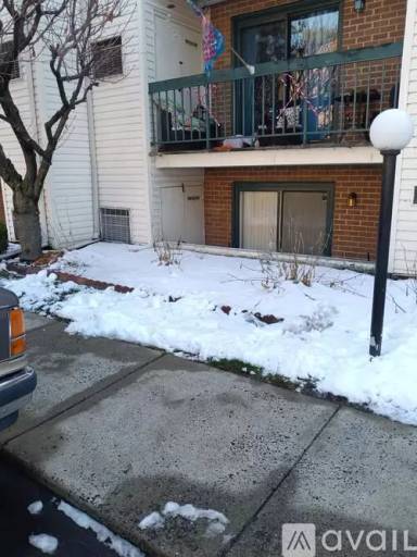 Main picture of 3750 Clarendon Ave