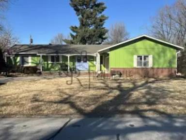 Main picture of 801 Twin Lakes Dr