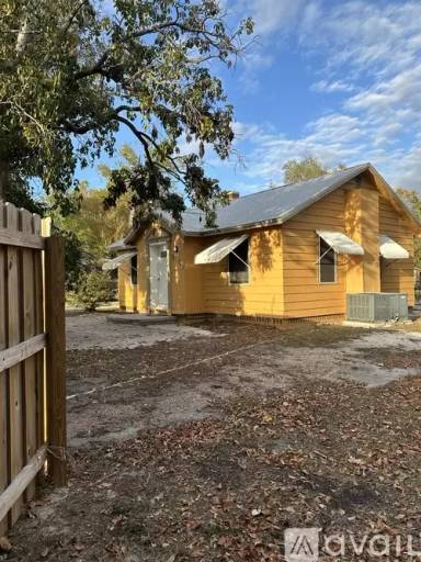 Main picture of 2104 N Lockwood Ridge Rd