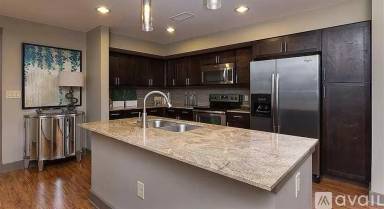 Main picture of 1404 E Riverside Dr