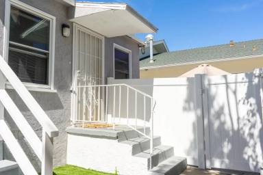 Main picture of 3122 Canon St