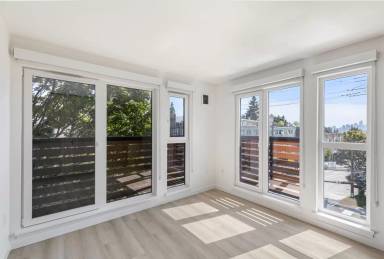 Main picture of 4015 Stone Way N