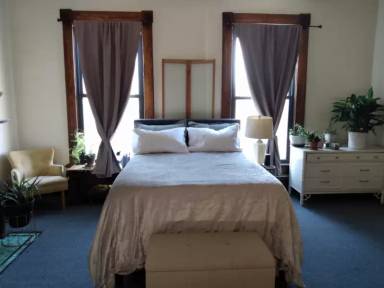 Main picture of 726 N High St