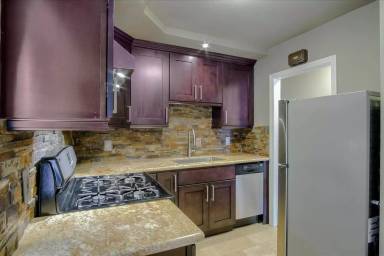 Main picture of 335 Chumalia St