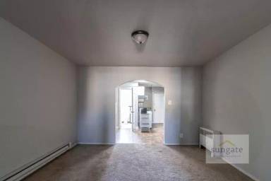 Main picture of 1801 E Lombard St