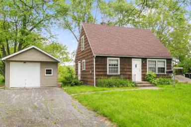 Main picture of 17725 Henry St