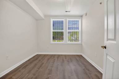 Main picture of 1273 Meigs Pl NE