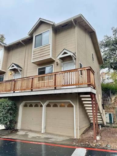 Main picture of 1315 Oak Ridge Dr