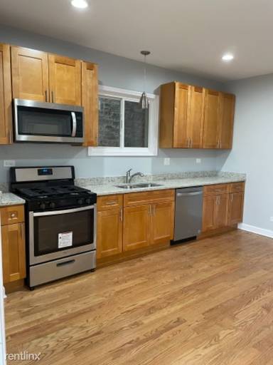 Main picture of 1707 N Richmond St