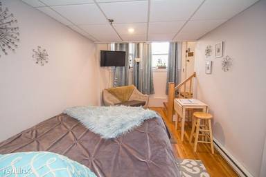 Main picture of 1015 Beacon St