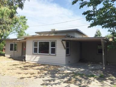 Main picture of 656 N Cherry St