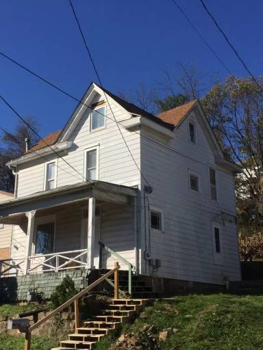 Main picture of 132 Lorentz St